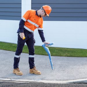 Cable and pipe locating
